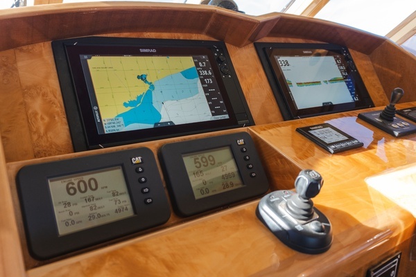 McKinna 69 Skylounge Yacht For Sale