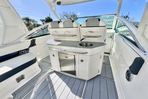 30ft Chaparral Yacht For Sale