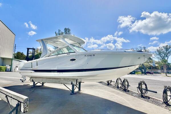 30ft Chaparral Yacht For Sale