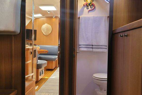 Catalina 445 Yacht For Sale