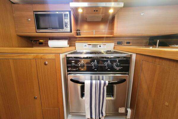 Catalina 445 Yacht For Sale