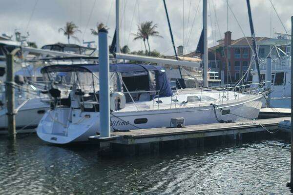 Photo of the 2015 Catalina 445 "Ultimo"