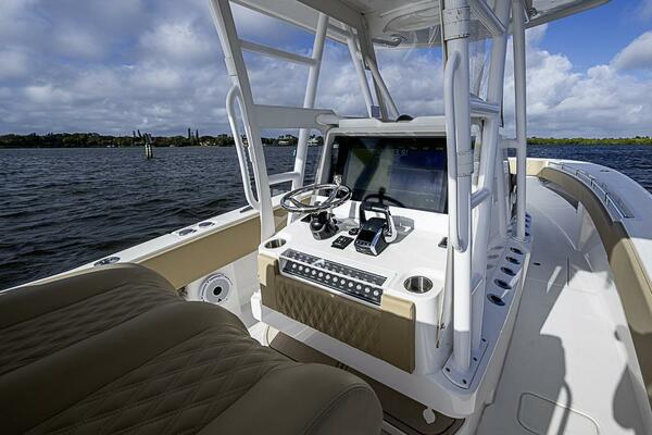 RIPPLEFFECT 33ft Invincible Yacht For Sale