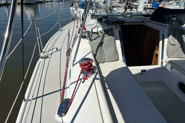 Photo of the 2006 Catalina 320 "XOCOLATA"