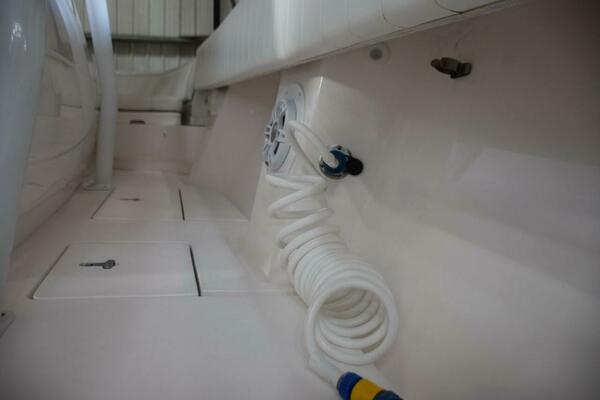 Starboard Side Sidedeck , Washdown Connection