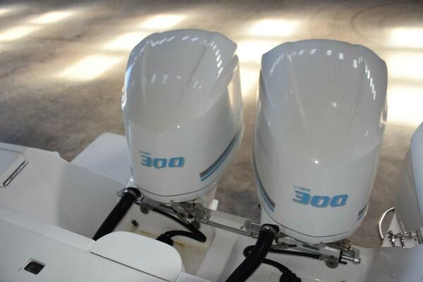 Twin Yamaha 300hp 4 Strokes, Low Hour Dependable Power With Power Assist Steering.