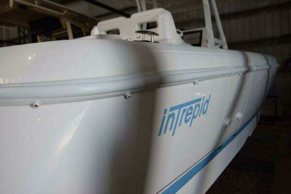 2017 Intrepid 32