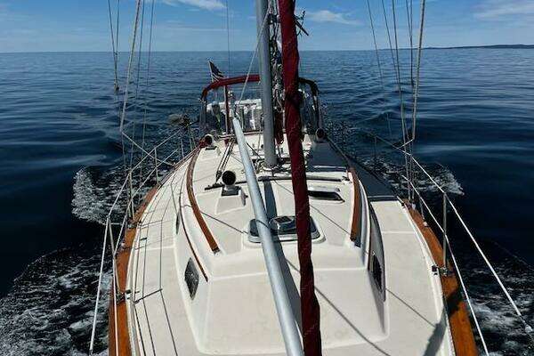 Photo of the 1995 Island Packet 37 "Saorsa"