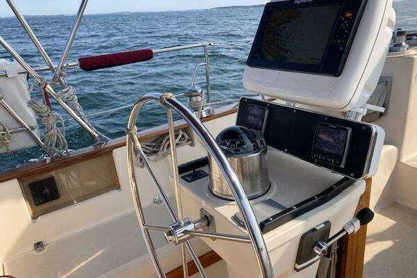 Photo of the 1995 Island Packet 37 "Saorsa"