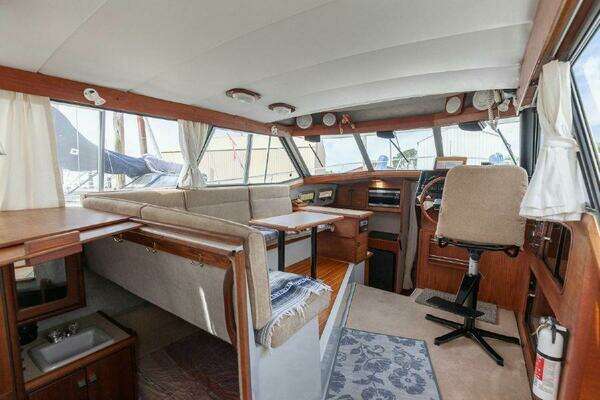Photo of the 1987 Bayliner 3270 Motoryacht