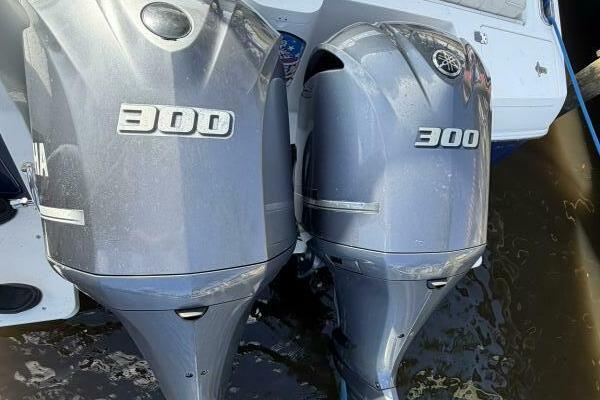 31ft Intrepid Yacht For Sale