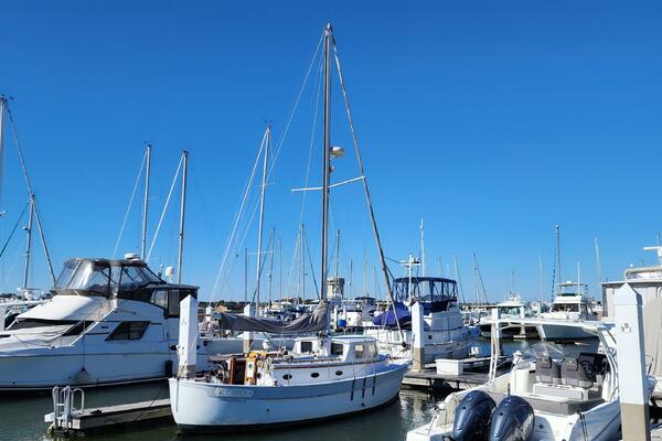 Hesper 32ft Tillotson Pearson Yacht For Sale