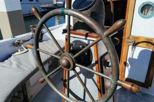 Hesper 32ft Tillotson Pearson Yacht For Sale