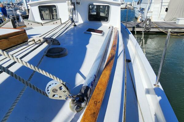 Hesper 32ft Tillotson Pearson Yacht For Sale