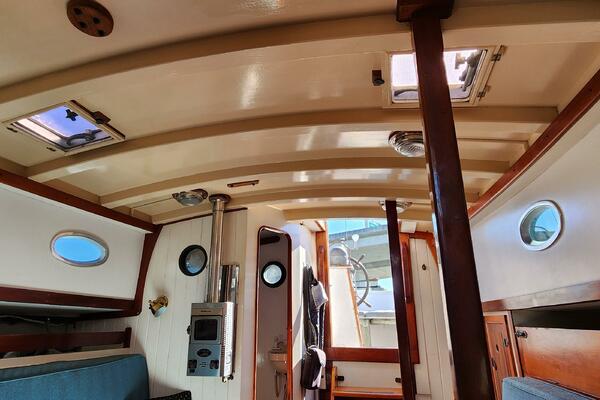 Hesper 32ft Tillotson Pearson Yacht For Sale