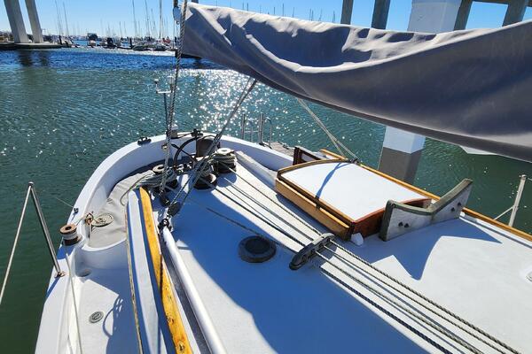 Hesper 32ft Tillotson Pearson Yacht For Sale