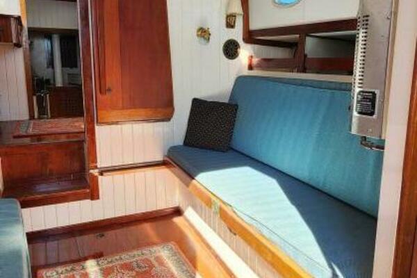 Hesper 32ft Tillotson Pearson Yacht For Sale