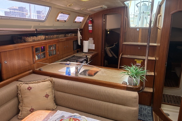 Wind Song 38ft Hunter Yacht For Sale