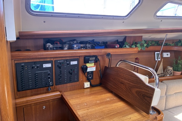 Wind Song 38ft Hunter Yacht For Sale