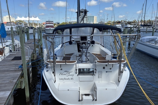 Photo of the 2008 Hunter 38 "Wind Song"