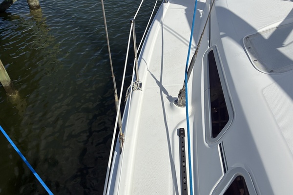 Wind Song 38ft Hunter Yacht For Sale