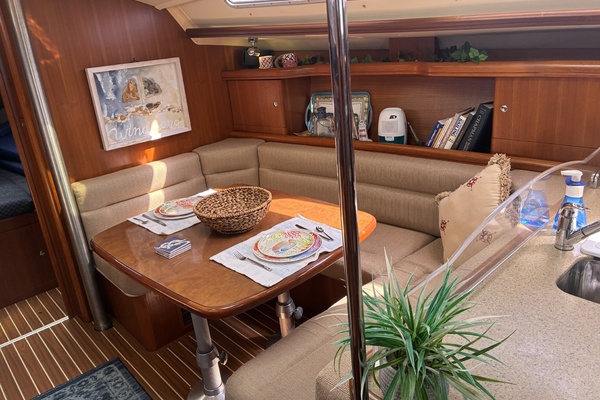 Wind Song 38ft Hunter Yacht For Sale