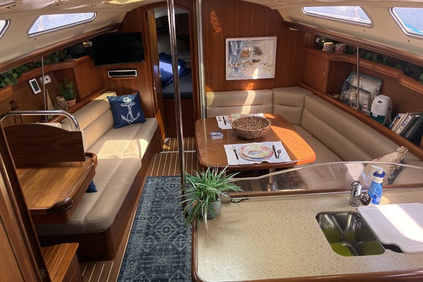 Wind Song 38ft Hunter Yacht For Sale