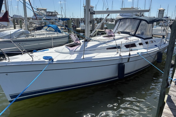 Wind Song 38ft Hunter Yacht For Sale
