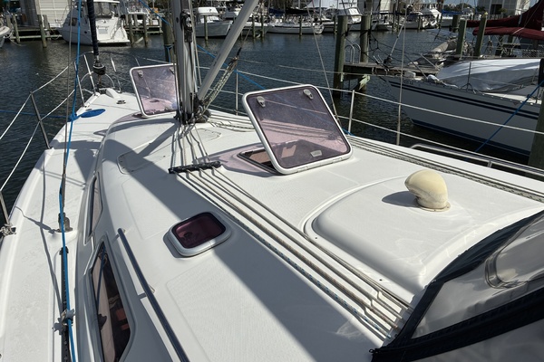 Wind Song 38ft Hunter Yacht For Sale