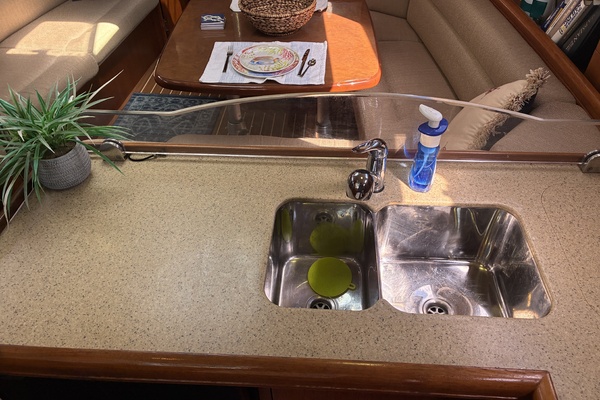 Wind Song 38ft Hunter Yacht For Sale