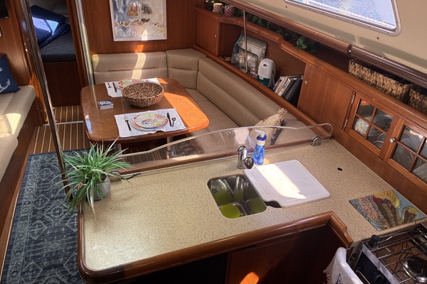 Wind Song 38ft Hunter Yacht For Sale