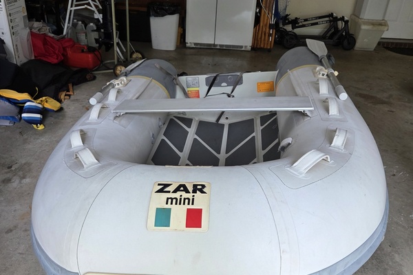 2008 Hunter 38 - Dinghy