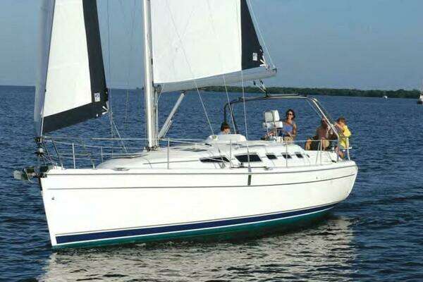 38-ft-Hunter-2008-38-Wind Song Gulfport Mississippi United States  yacht for sale