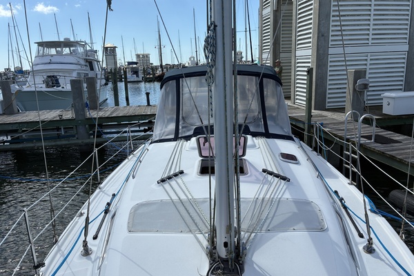 Wind Song 38ft Hunter Yacht For Sale
