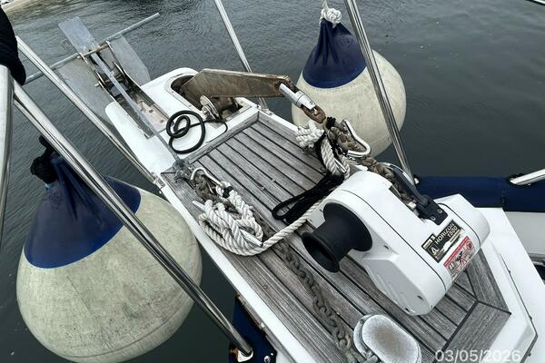 42' Grand Banks anchor windlass2