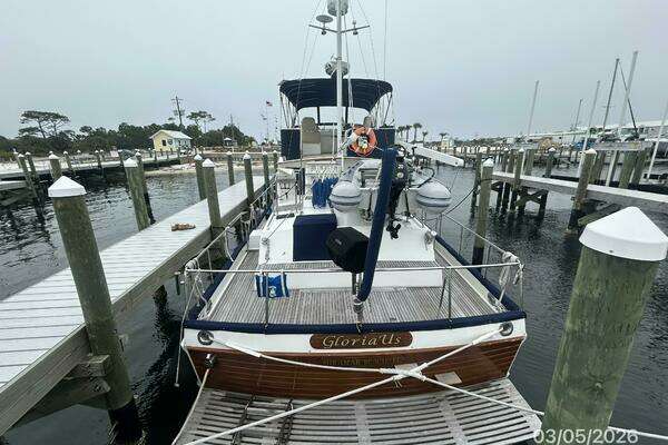 2002 Grand Banks 42