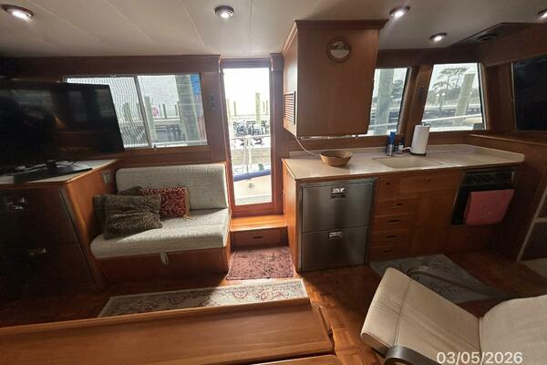 42' Grand Banks salon port