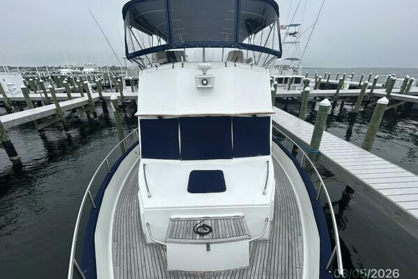 42' Grand Banks foredeck aft