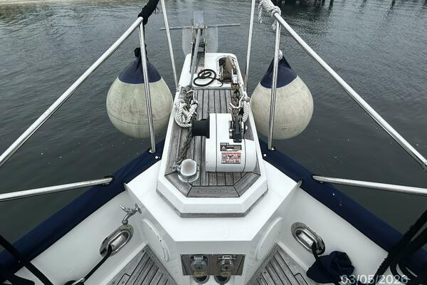 42'' Grand Banks anchor windlass1