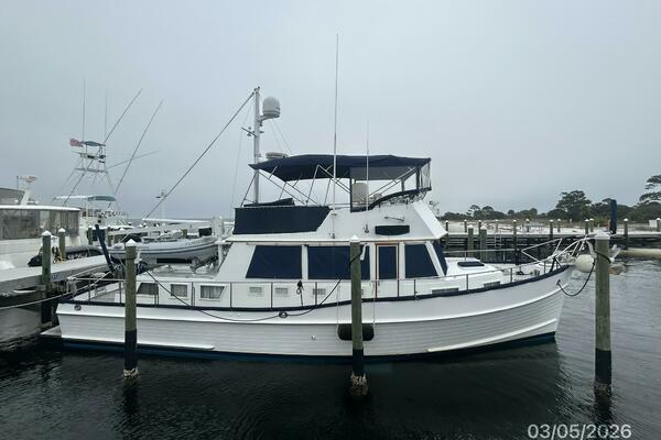 42' Grand Banks starboard profile