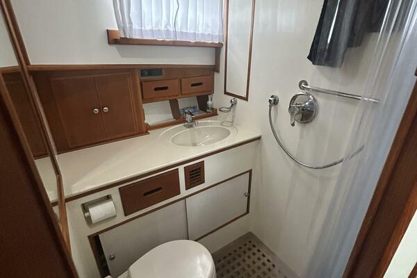 42' Grand Banks guest stateroom head