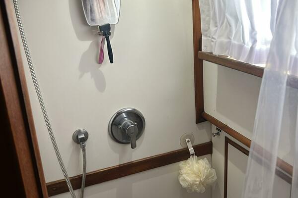 42' Grand Banks master stateroom shower