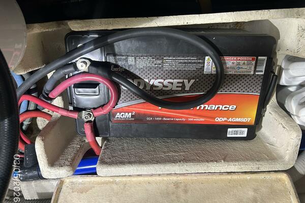 42' Grand Banks starboard main engine start battery