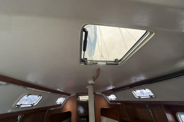 1995 Catalina 320 Study Hull
