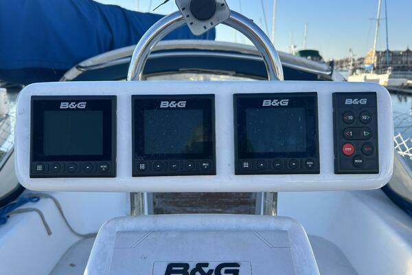 1995 Catalina 320 Study Hull