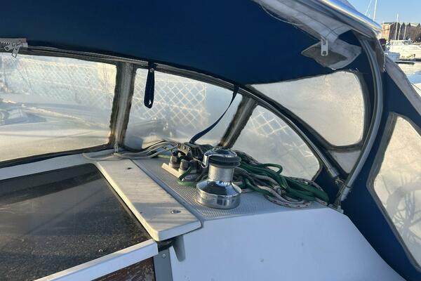 1995 Catalina 320 Study Hull