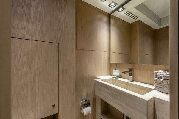 Dominator Yachts Dominator Ilumen Yacht For Sale