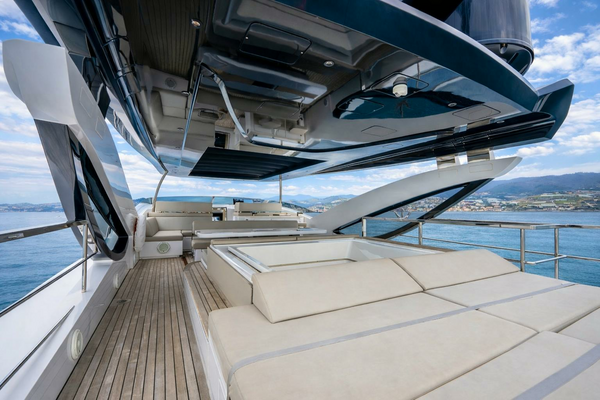Dominator Yachts Dominator Ilumen Yacht For Sale