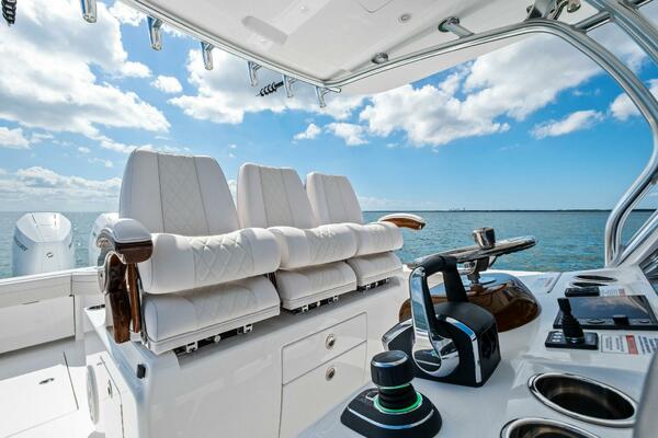 Valhalla Boatworks V 37 (40)