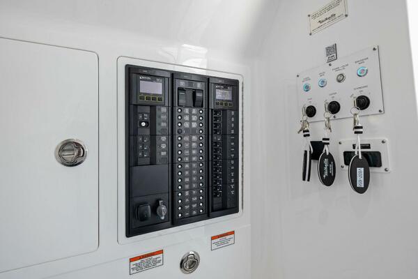 Valhalla Boatworks V 37 (73)